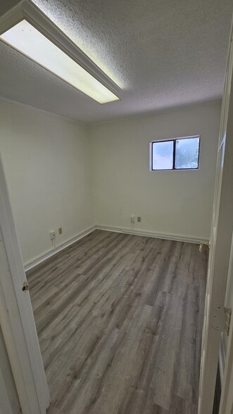 More Photos Of 466 E Miracle Strip Pky, Mary Esther Office For Sale