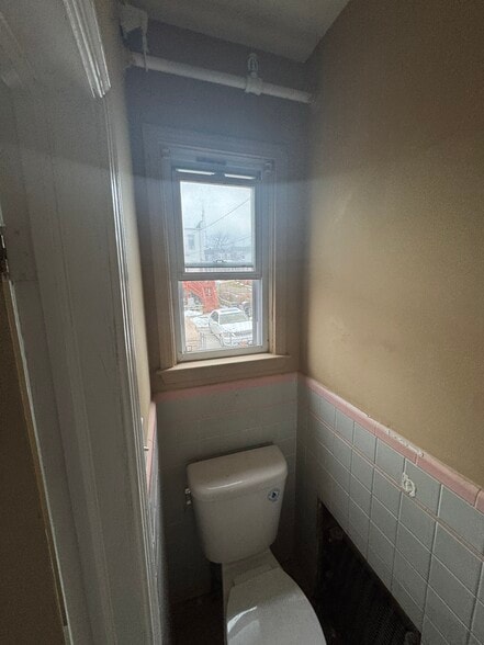 More Photos Of 2449 Shirley Ave, Baltimore Flex For Sale