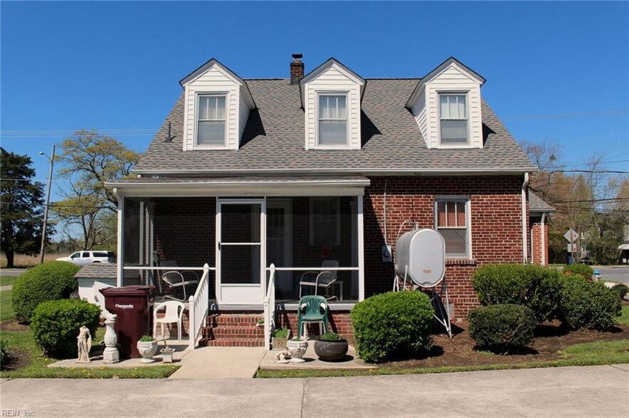 More Photos Of 361 Battlefield Blvd N, Chesapeake Office For Sale