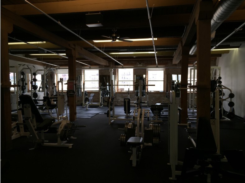 More Photos Of 401 W Ontario St, Chicago Loft Creative Space For Sale