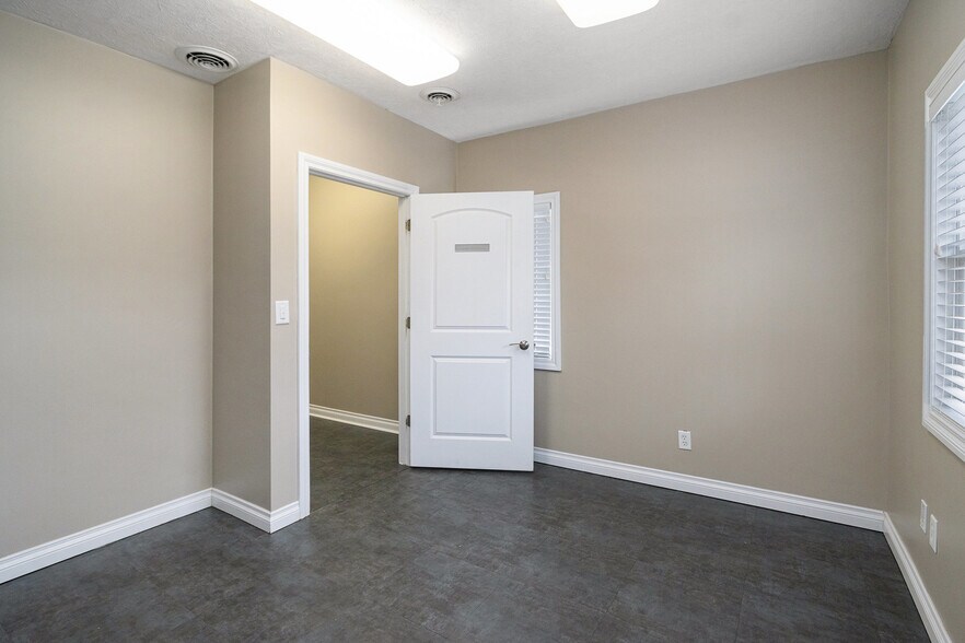 More Photos Of 4744 Beckley Rd, Battle Creek Office Residential For Sale