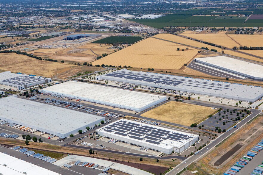 More Photos Of 4647 Logistics Dr, Stockton Distribution For Lease