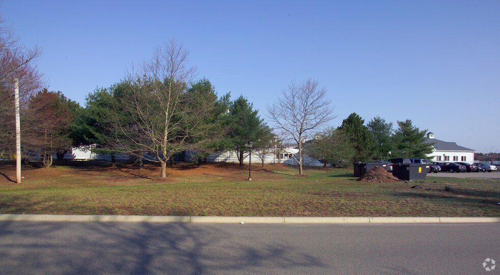 More Photos Of 2005-2007 Bay St, Taunton Medical For Lease