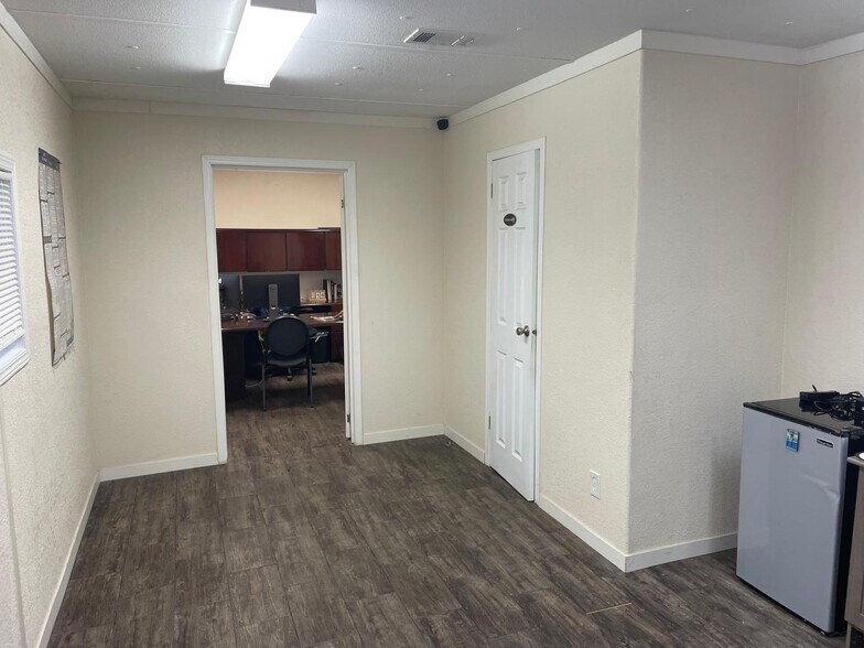 More Photos Of 11919 Sara Rd, Laredo Land For Lease
