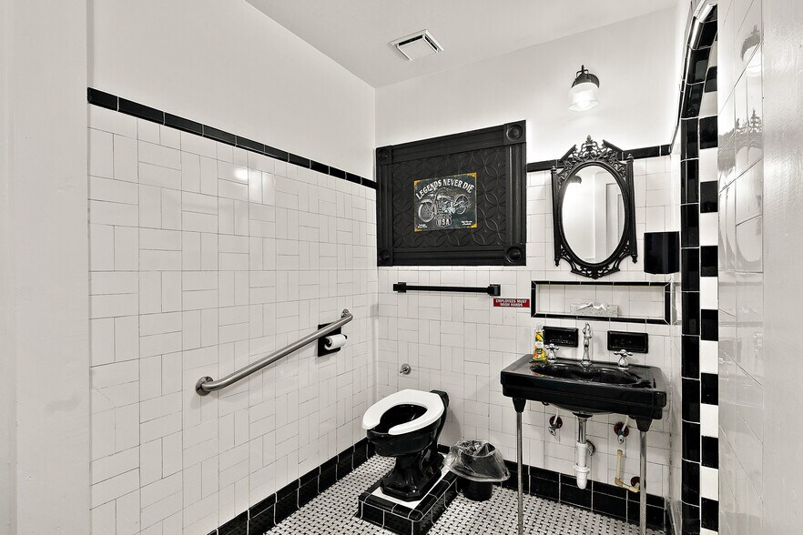 More Photos Of 444 S Beach St, Daytona Beach Hospitality For Sale