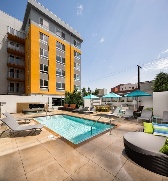 More Photos Of 424 W Pico Blvd, Los Angeles Apartments For Lease