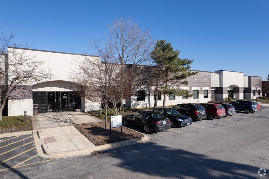 More Photos Of 565 Lakeview Pky, Vernon Hills Medical For Lease