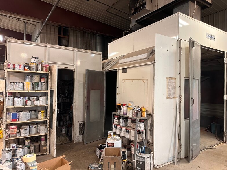 More Photos Of 3945 S Blue Star Dr, Traverse City Service For Lease