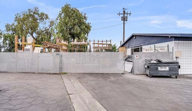 More Photos Of 2972-2976 Rubidoux Blvd, Jurupa Valley Light Distribution For Sale