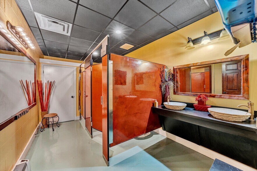 More Photos Of 106 Stoney Battery Rd, Troutville Restaurant For Sale