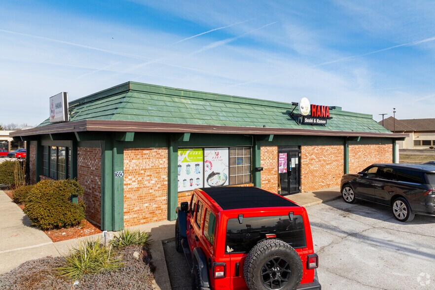 More Photos Of 1624-1644 E State Road 44, Shelbyville Unknown For Lease