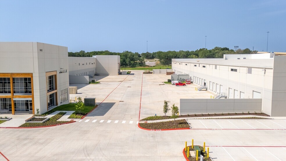 More Photos Of 3000 N-IH 35 NB, Georgetown Unknown For Lease