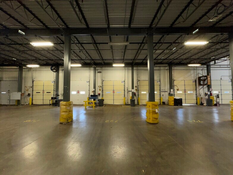 More Photos Of 6812 Corporate Dr, Indianapolis Warehouse For Lease