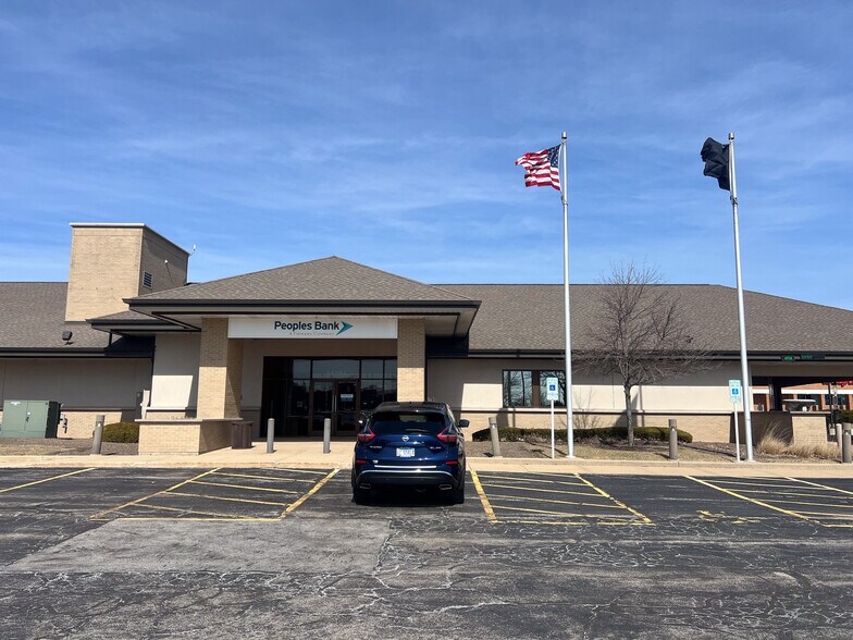 More Photos Of 14711 S Ravinia Ave, Orland Park General Retail For Sale