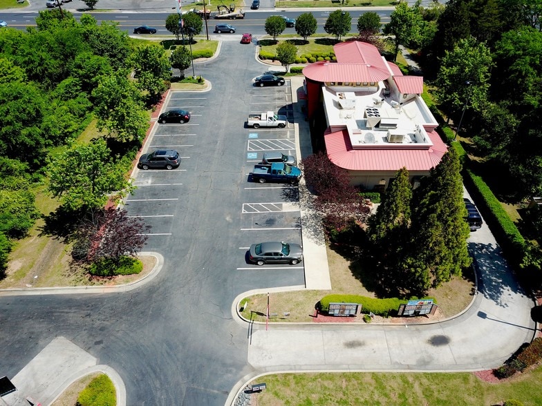 More Photos Of 405 Westinghouse Blvd, Charlotte Fast Food For Lease