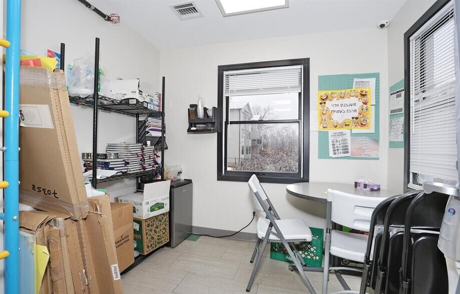 More Photos Of , Spring Valley Office For Sale