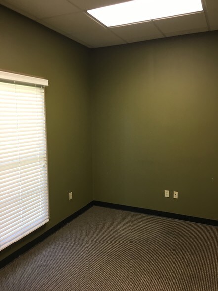 More Photos Of 13702 Coursey Blvd, Baton Rouge Office For Lease