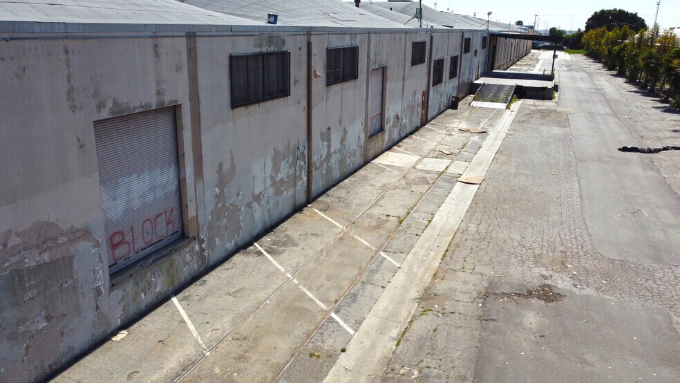 More Photos Of 1363 S Bonnie Beach Pl, Commerce Warehouse For Lease