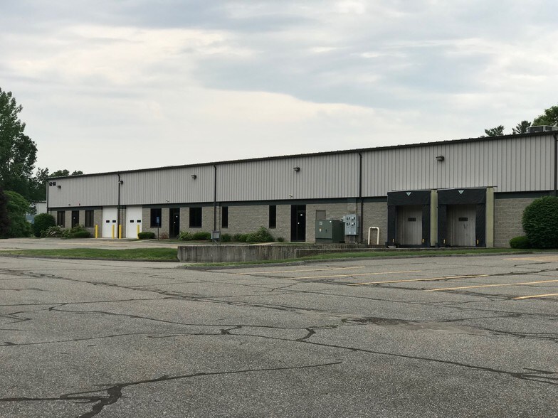 More Photos Of 68 Gold St, Agawam Light Manufacturing For Lease
