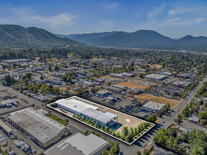 Primary Photo Of 1990 NW Washington Blvd, Grants Pass Warehouse For Sale