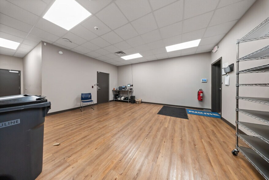 More Photos Of 1812 S Business 54, Eldon Bank For Sale