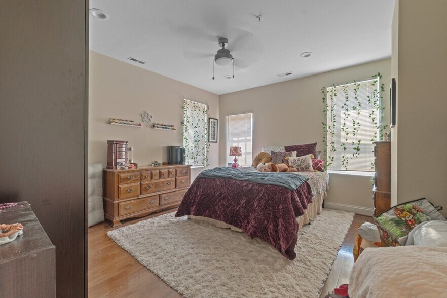 More Photos Of 2740 Saint Paul St, Baltimore Apartments For Sale