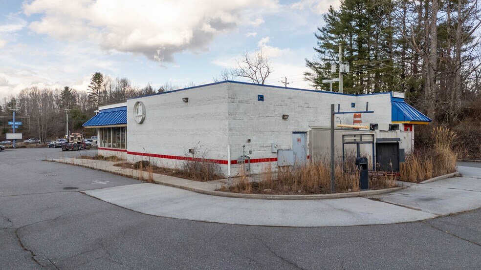 More Photos Of 14109 Highway 226 S, Spruce Pine General Retail For Sale
