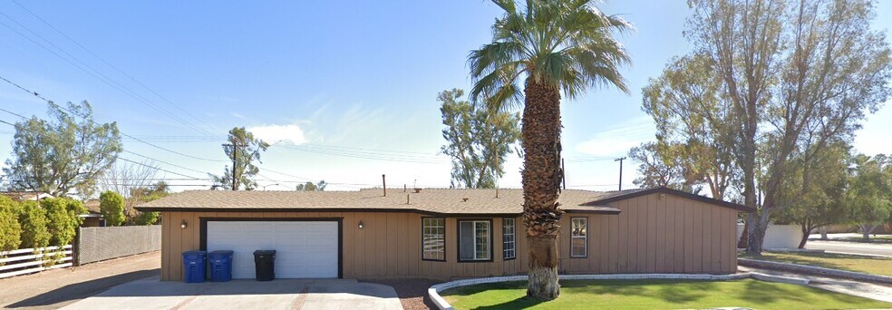 Primary Photo Of 1685 Cypress Dr, El Centro Healthcare For Lease