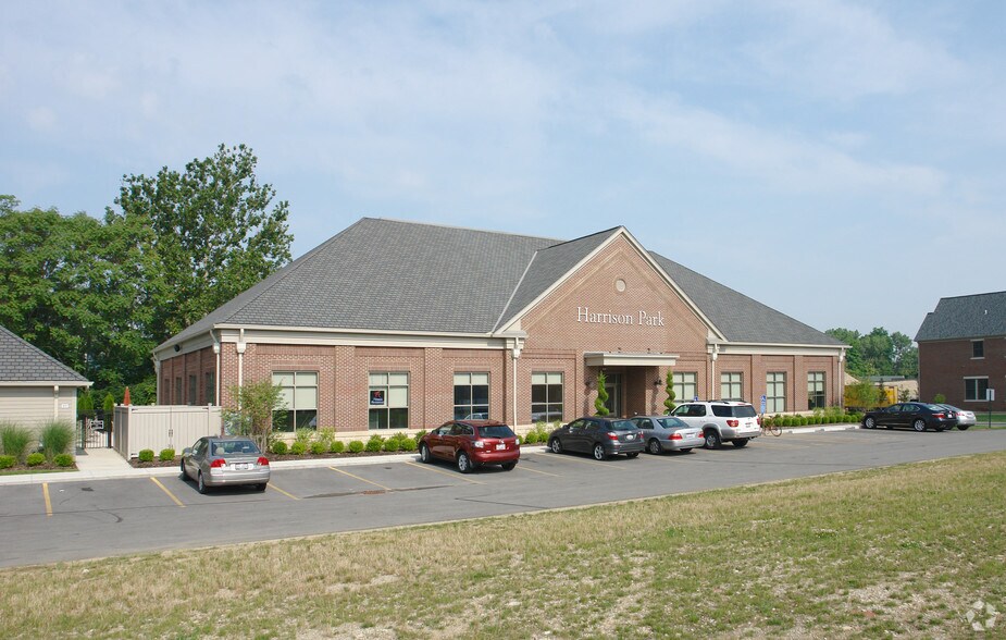 Primary Photo Of 575 W 1st Ave, Columbus Storefront Retail Office For Sale