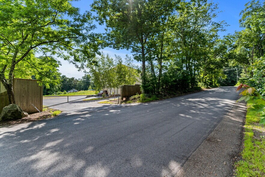 More Photos Of 313 Route 125, Brentwood Light Distribution For Lease