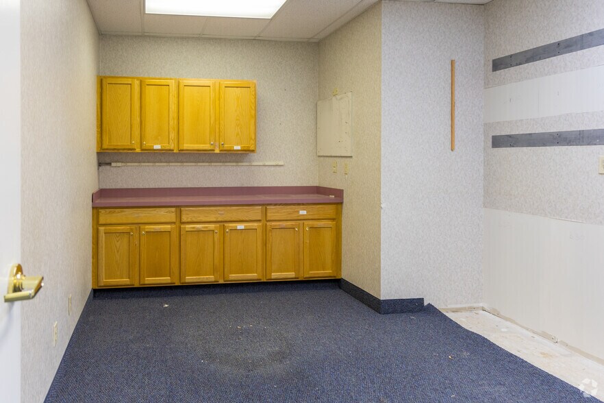 More Photos Of 347 Midway Blvd, Elyria Office For Lease