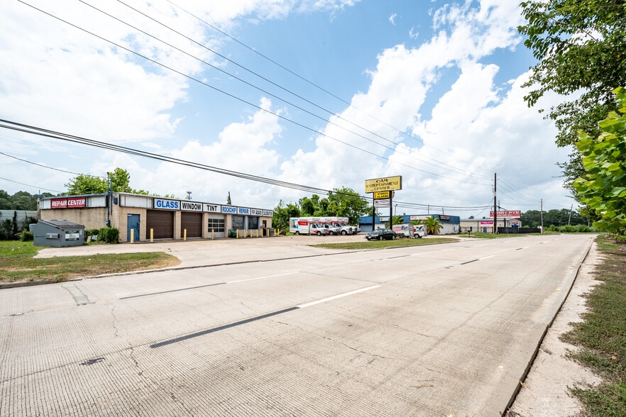 More Photos Of 17717 Highway 59 N, Humble Auto Repair For Sale