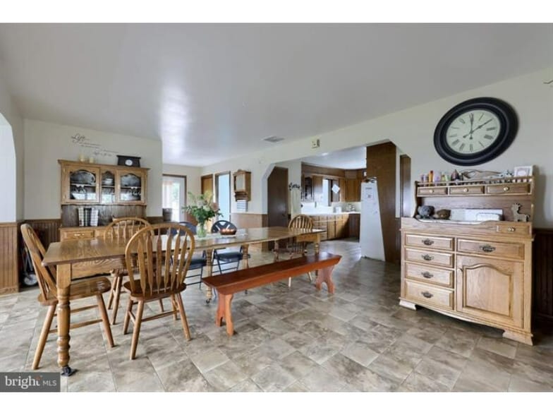 More Photos Of 240 Railroad Ave, Bird In Hand Flex For Sale