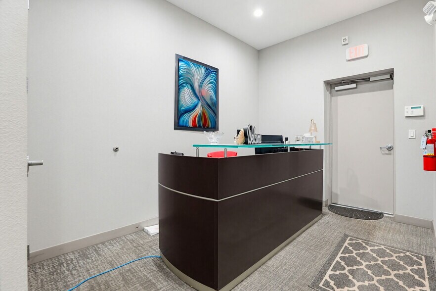 More Photos Of 11550 N North Loop Rd, San Antonio Warehouse For Sale