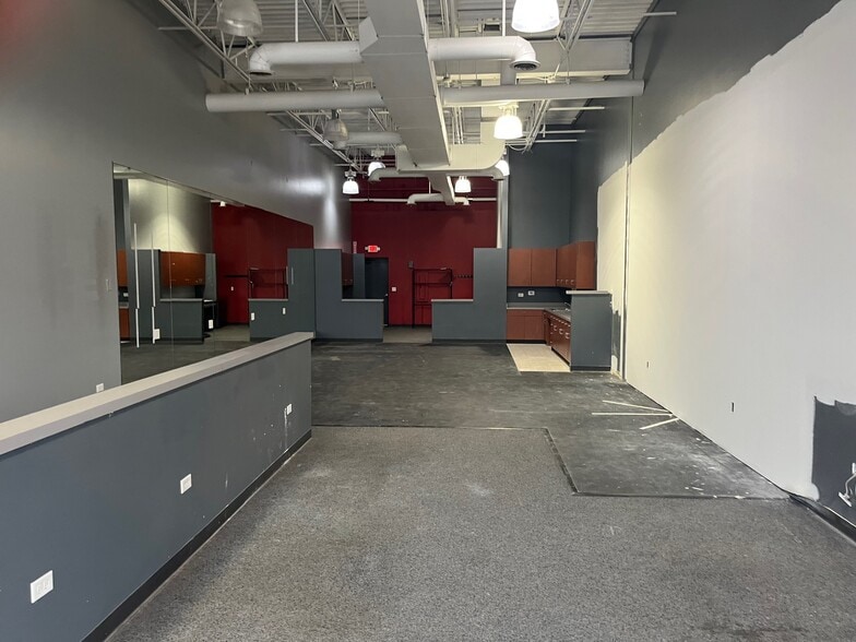 More Photos Of 23915 Main St, Plainfield Unknown For Lease