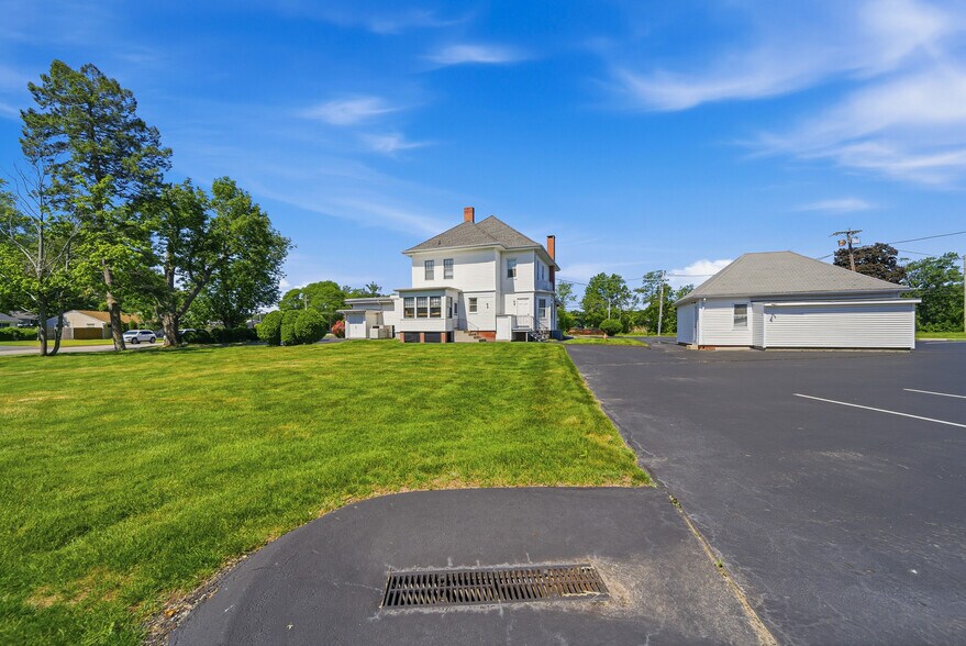 More Photos Of 982 Warwick Ave, Warwick Funeral Home For Sale