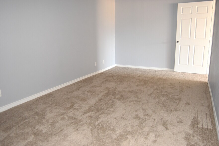 More Photos Of 1104 Constitution Dr, Trinidad Manufacturing For Sale