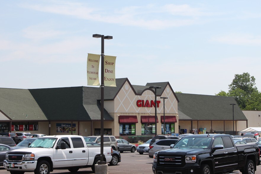 More Photos Of 5831-5855 Easton Rd, Plumsteadville Unknown For Lease