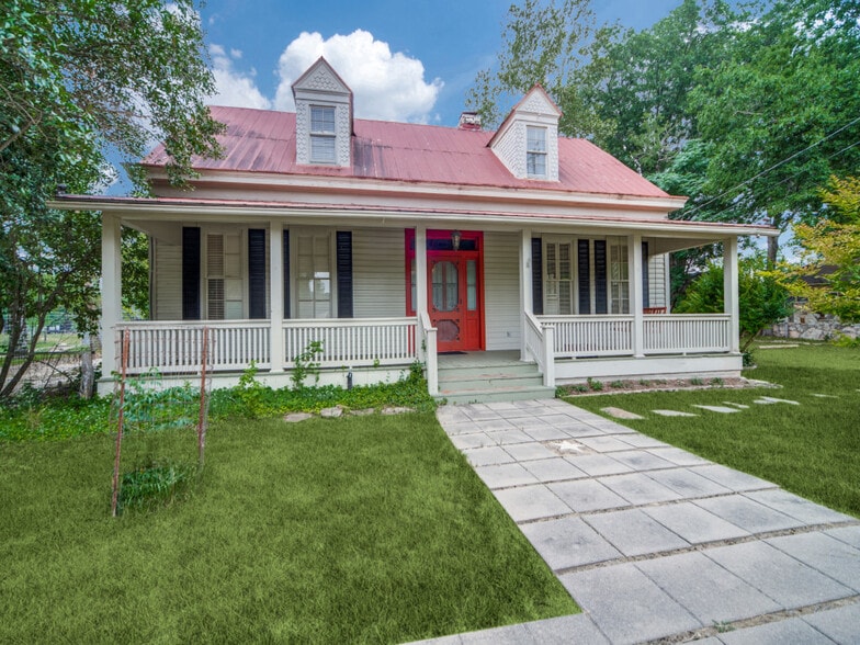 More Photos Of 331 Fifth St, Comfort Religious Facility For Sale