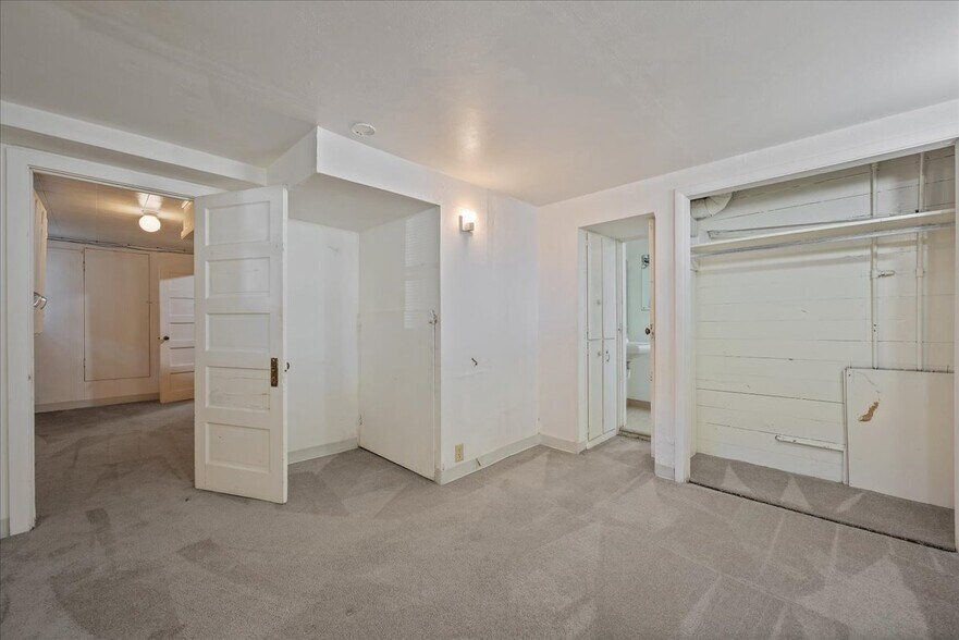 More Photos Of 1501 Carbon Ave, Cheyenne Office For Lease
