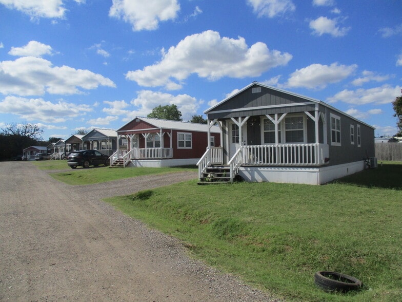 More Photos Of 18100 Coker Rd, Shawnee Manufactured Housing Mobile Home Park For Sale