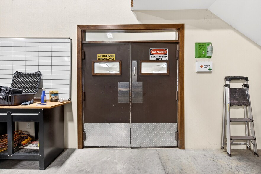 More Photos Of 8601 Fawn Trl, Conroe Warehouse For Lease