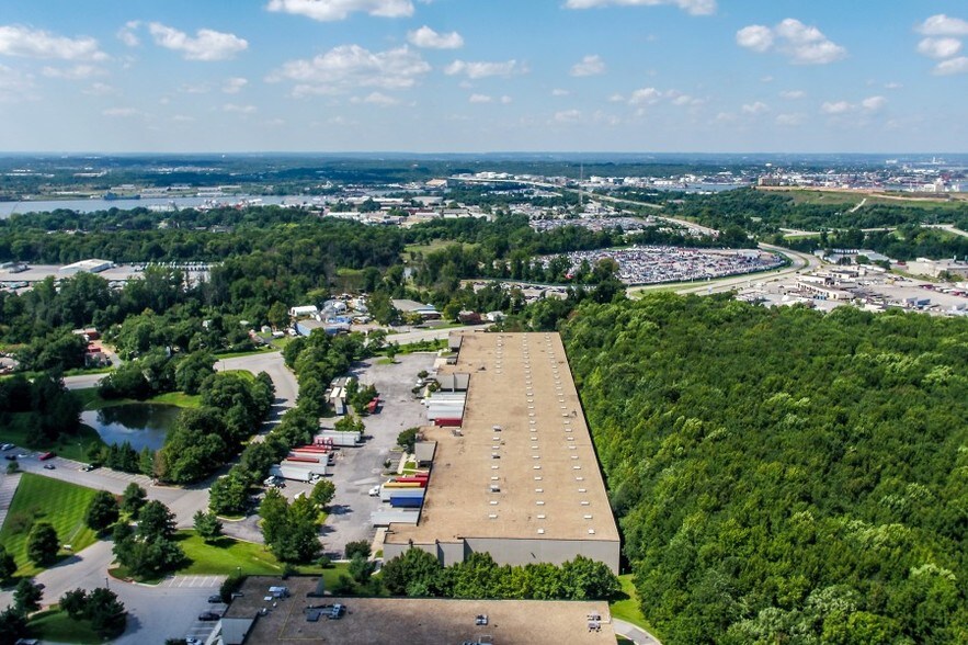 More Photos Of 6600 Cabot Dr, Glen Burnie Warehouse For Lease