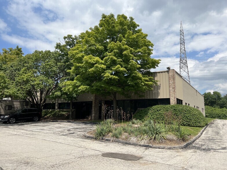 Primary Photo Of 9461-9575 Dielman Rock Island Dr, Olivette Flex For Lease