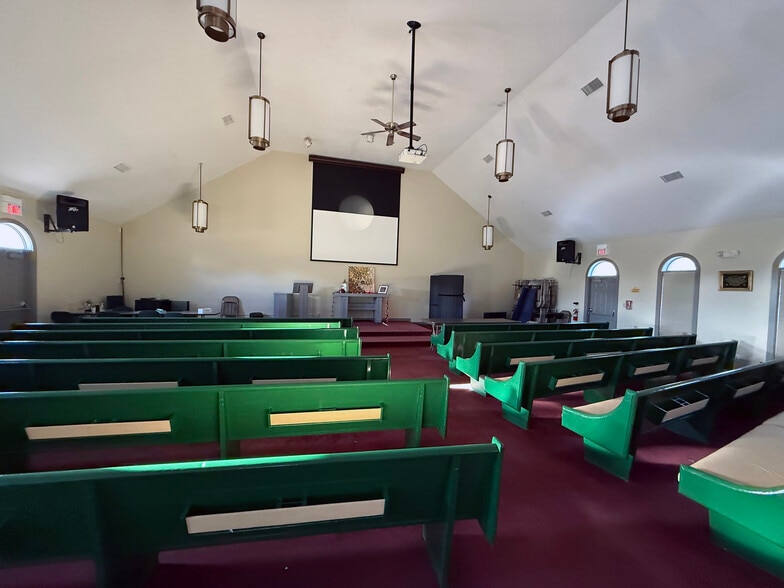 More Photos Of 11965 Allisonville Rd, Fishers Religious Facility For Sale