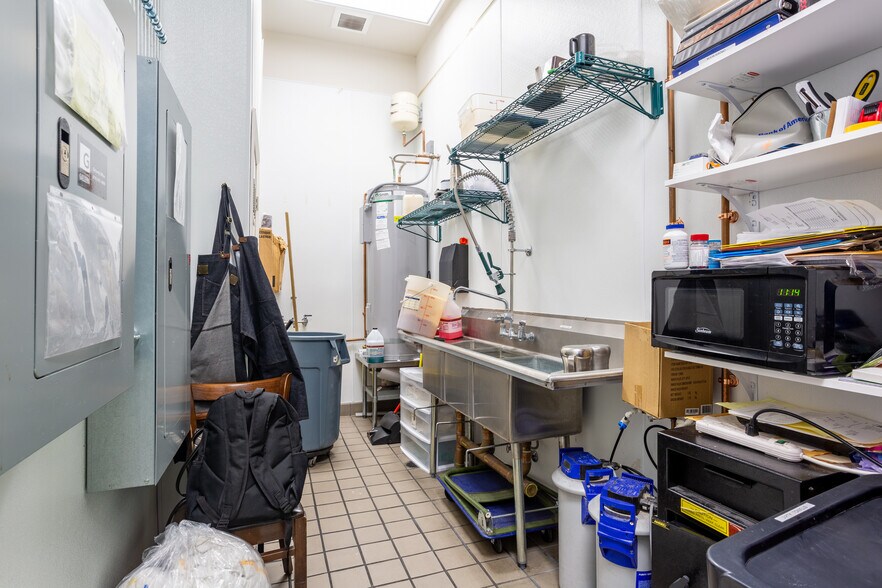 More Photos Of 1106-2195 Glendale Galleria, Glendale Unknown For Lease