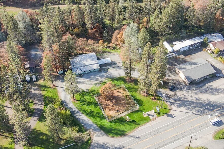 More Photos Of 1790 Main St, Weaverville Veterinarian Kennel For Sale