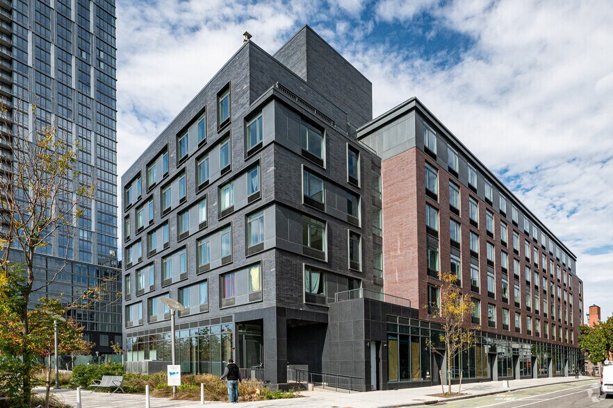 Primary Photo Of 29 West St, Brooklyn Apartments For Lease