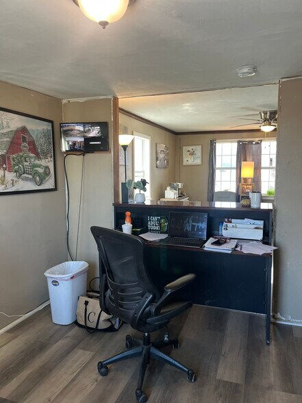 More Photos Of 2531 E Highway 199, Springtown Flex For Sale