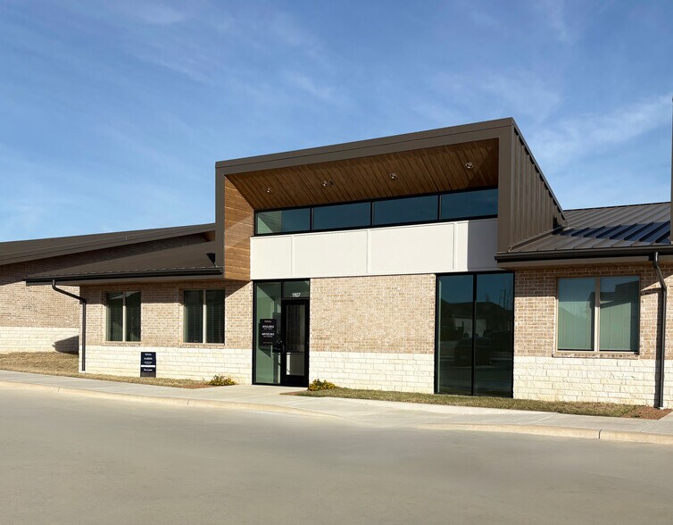 More Photos Of 1400 N Coit Rd, McKinney Medical For Sale